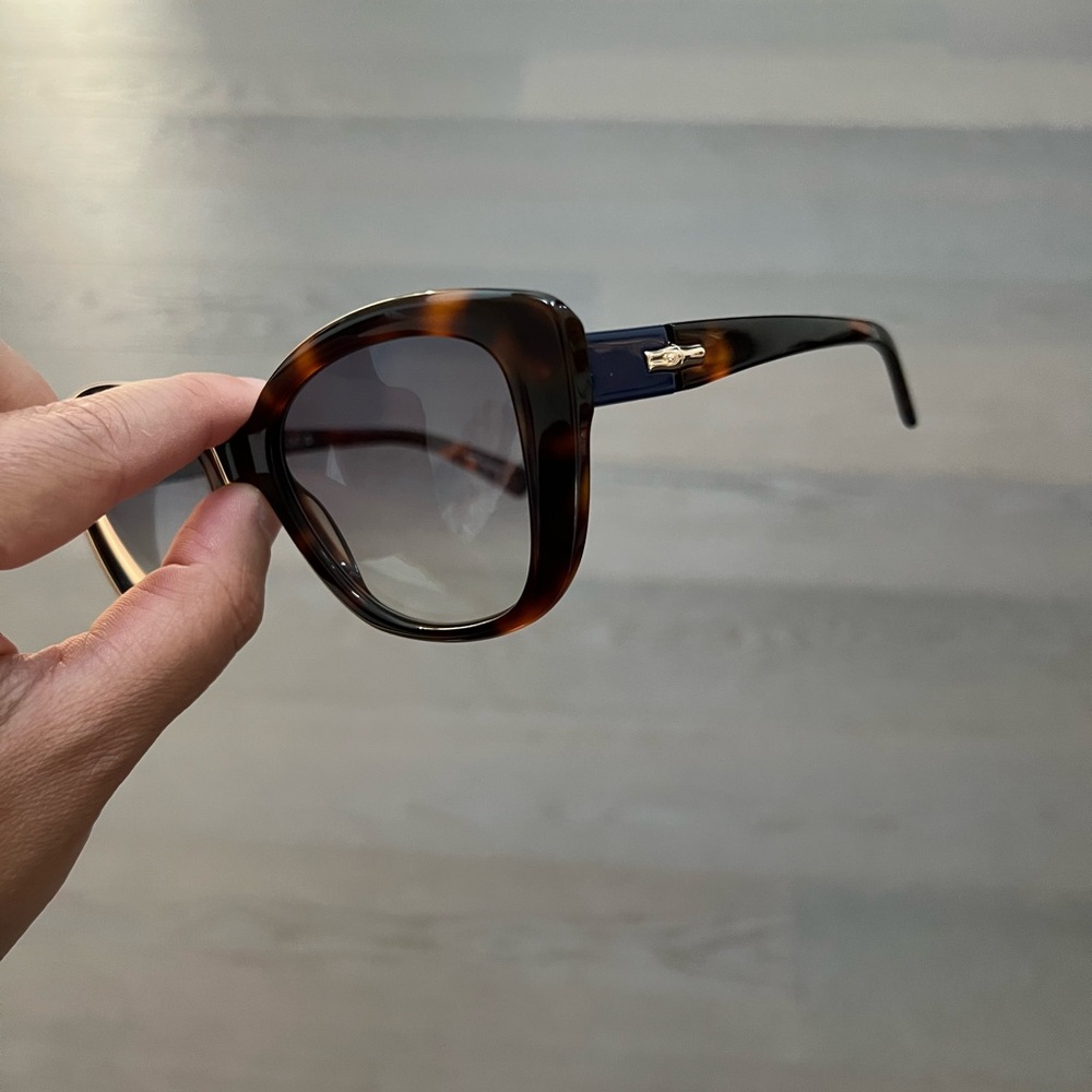 Longchamp Elegant Tortoise Shell Sunglasses - Picture 13 of 15